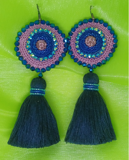 Háčkované dizajnové náušnice "Kráľovský klenot"